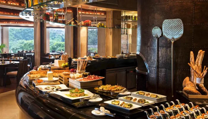 A five-star buffet lunch